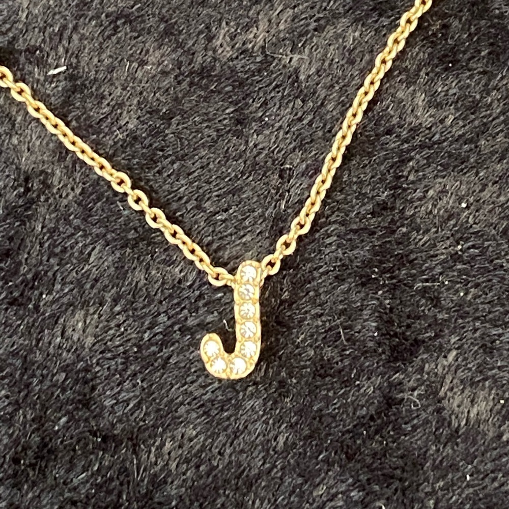 New Nadri Initial “J” necklace 
Gold metal